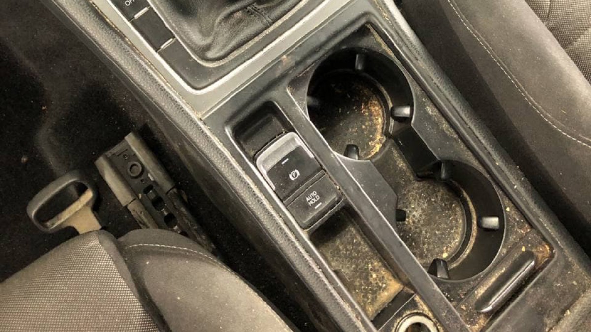 Interior auto murdar